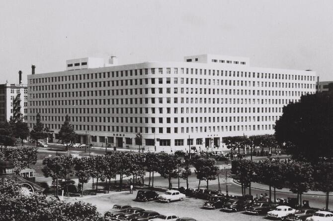 新丸ビル（1952年竣工）の写真