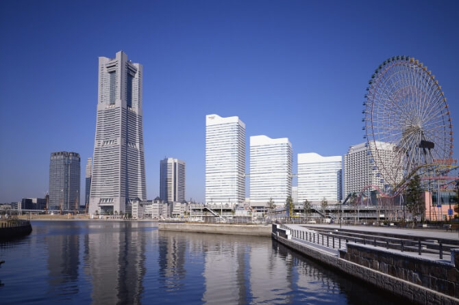 都市再開発プロジェクト「みなとみらい21」の風景